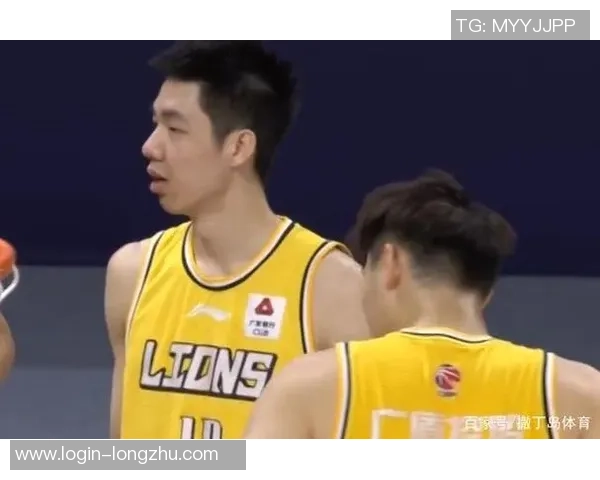 朱俊龙：从青涩少年到篮球明星的奋斗历程与成长故事